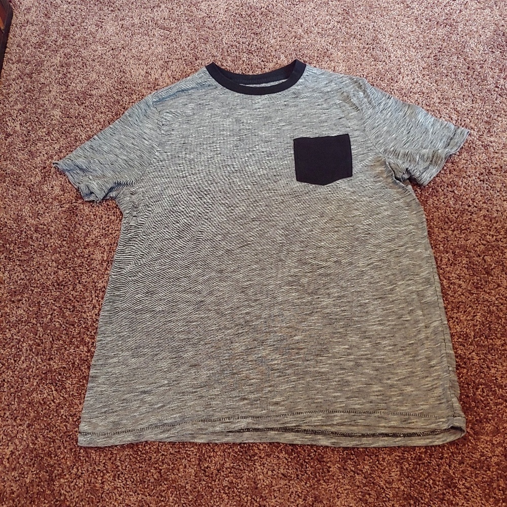 Hawk gently worn Heathered‎ gray/black pocket tee